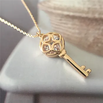 Luksusowy złoty kolor powłoki jasne CZ Cyrkon Roma klucz wisiorek naszyjnik dla kobiet delikatny, elegancki małe biżuteria wysokiej jakości dostępu