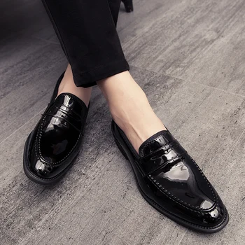 Moda mężczyźni mokasyny poślizgu na codzienne obuwie męskie mokasyny buty oddychające buty czarny biały mieszkania buty duże rozmiary 48